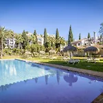 Vivi Homes - Casa Nobu Pool, Garden, Patio & Beach
