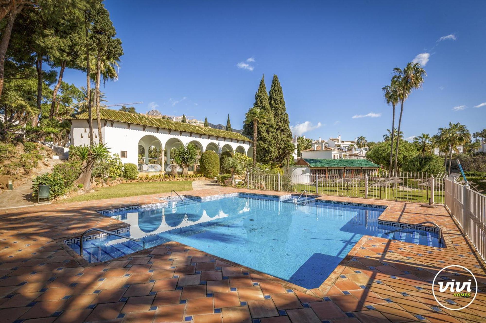 Vivi Homes - Casa Nobu Pool, Garden, Patio & Apartamento