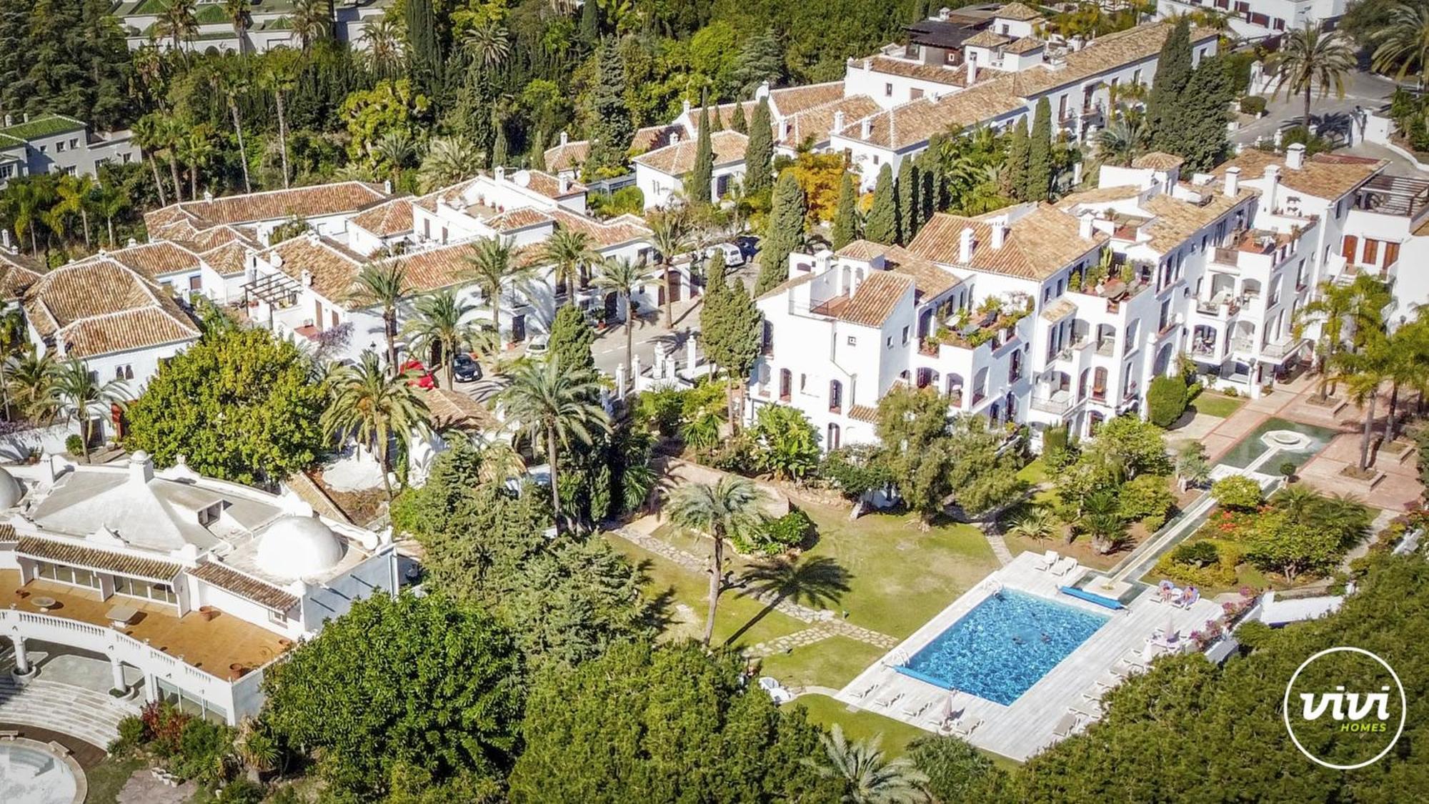 Vivi Homes - Casa Nobu Pool, Garden, Patio & Apartamento