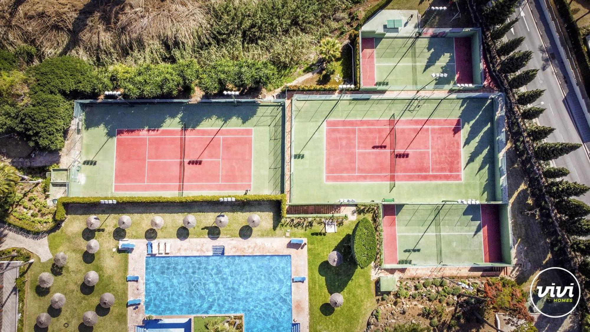 Vivi Homes - Casa Nobu Pool, Garden, Patio & Apartamento Marbella