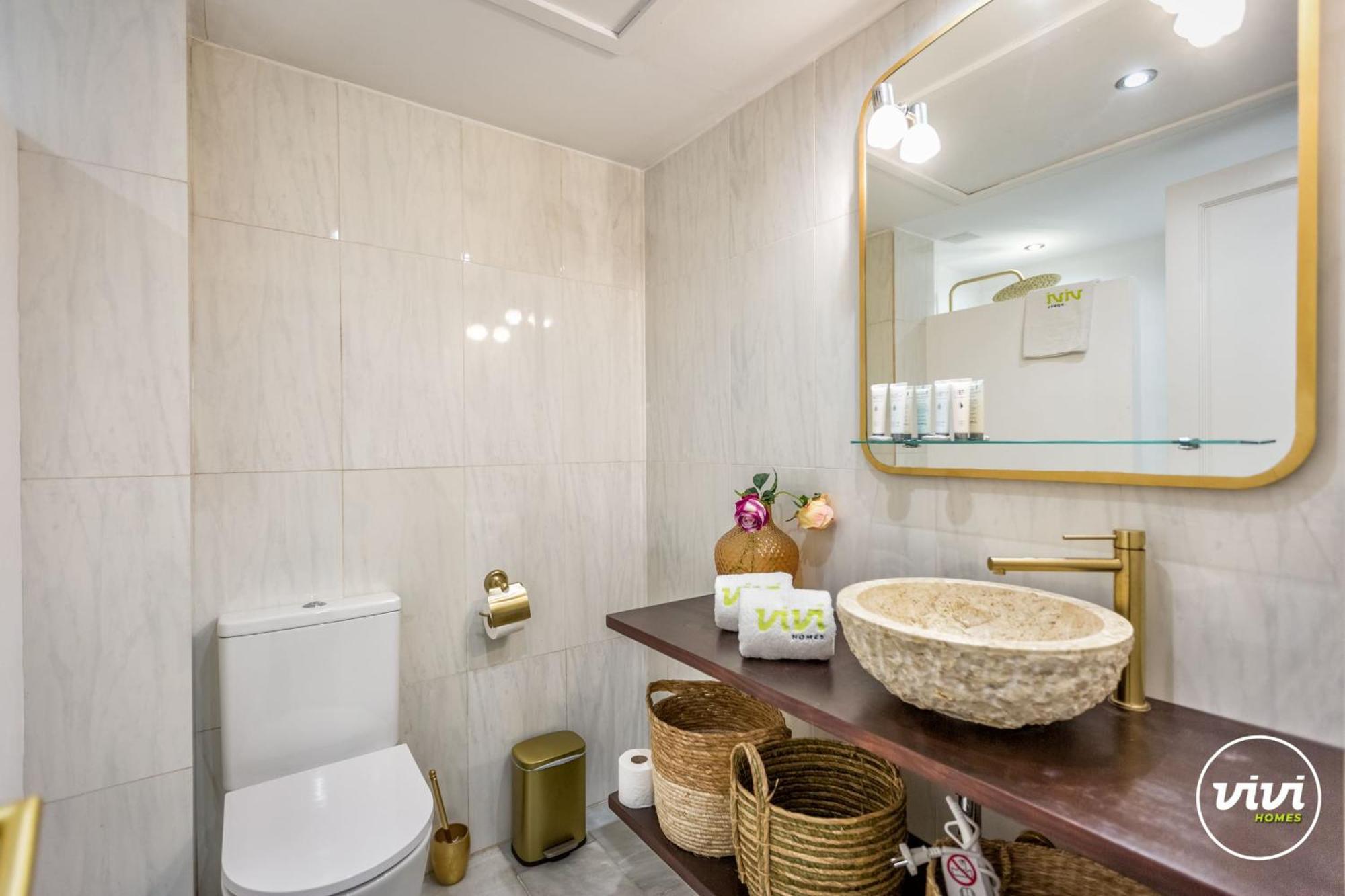 Vivi Homes - Casa Nobu Pool, Garden, Patio & Apartamento Marbella
